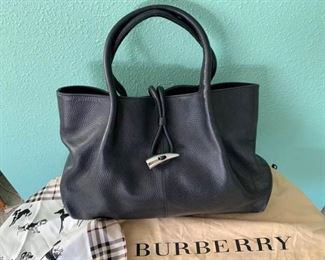 Burberry Handbag https://ctbids.com/#!/description/share/310349