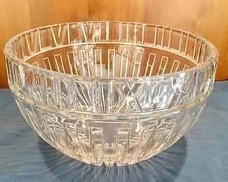 Tiffany glass bowl https://ctbids.com/#!/description/share/309974