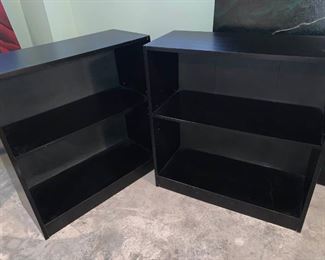 Bookcases #4 With Tabletop              https://ctbids.com/#!/description/share/309938