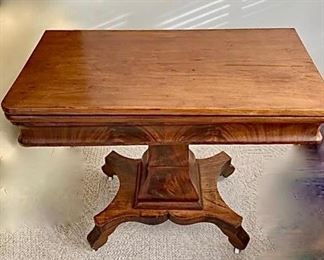 Antique Pedestal Table w/swivel top                    https://ctbids.com/#!/description/share/310152