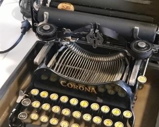 Corona portable typewriter, works