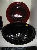 SET OF 8 RUBY BUBBLE GLASS DINNER PLATES, 9 INCH DIAMETER, BY ANCHOR HOCKING