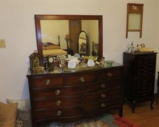 MAHOGANY DRESSER WITH MIRROR