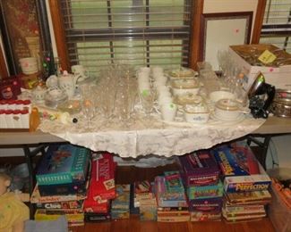 VINTAGE KITCHEN ITEMS - PYREX