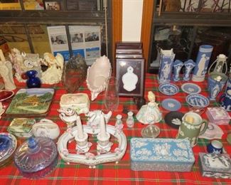 WEDGEWOOD - ANTIQUE GLASSWARE