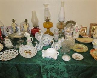OIL LAMPS - ANTIQUE GLASSWARE
