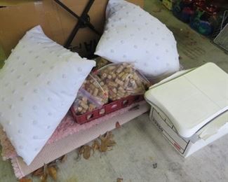 CORKS - PILLOWS
