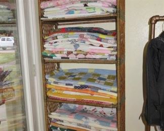 QUILT TOPPERS - WICKER SHELF