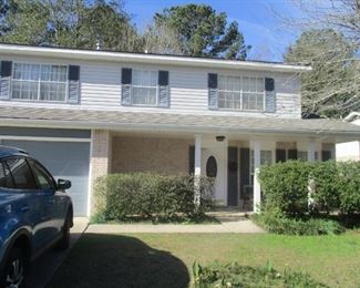 Front view of large two story Covington home