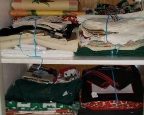 Table Clothes Place Mats and Napkins