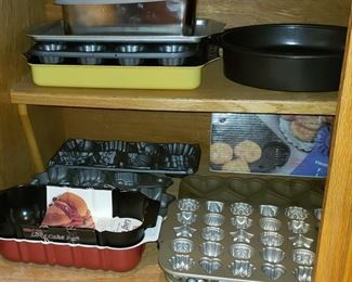 Lots of Bakeware and pots & Pans 