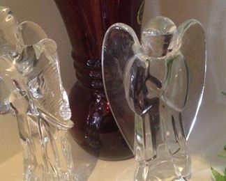 Glass angels; red vase