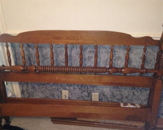 Four-poster full bed