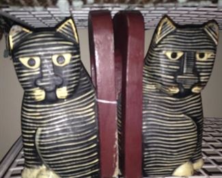Unique cat bookends