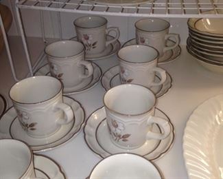 Cumberland Stoneware "Mayblossom"