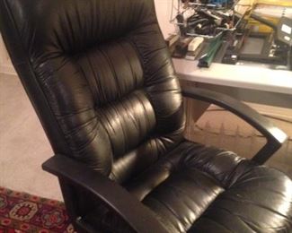 Black office chair