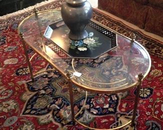 Brass oval coffee table (as is); tole tray; urn