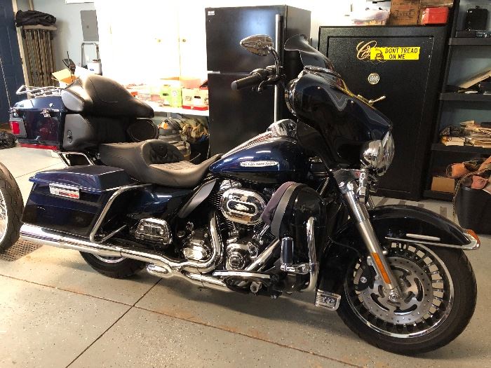 2013 Harley Davidson Ultra Classic Touring w/ lots of add ons- 17,240 miles