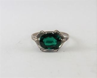 LOT 226: Ladies Victorian Sterling Silver Ring w/ Green Stone Hallmarked
