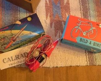 Vintage rocket radio and bild-a-bike