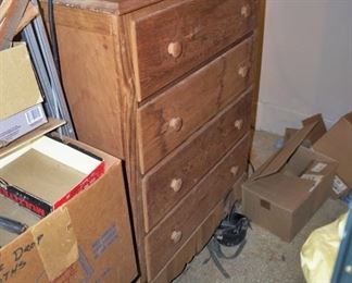 chest of drawers