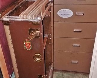 Wheary steamer trunk