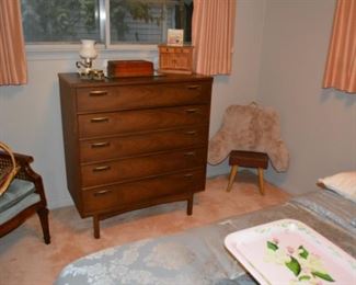 Bassett Dresser, Jewelry Boxes, Vintage Chair, Stool