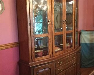 Wall unit/China cabinet
Perfect condition 