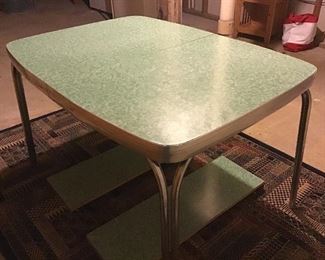 1950s Green Formica Table with Two Leaves