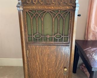 #3	1915 Edison Diamond Disc Phonograph Record Player. Tiger oak cabinet with 79 discs.  It has a needle, the key and it works! 23"x22"x50"	 $600.00 	  	