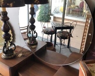 Round mirror to vanity set