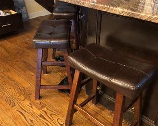 4 of these barstools.