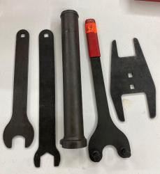 5 Assorted Fan Clutch / Pulley Tools 