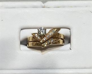 Gold and Diamond Ring 