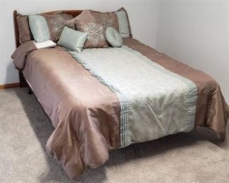 10 Piece Comforter Set - Queen Size - Amethyst style