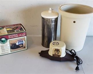 Ozark Trail 120 Volt AC Electric Pump & Richmond 4 Qt. Ice Cream Maker Model 71 - works