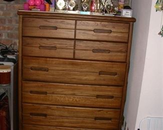 Chest of drawers, trophies/medals/ribbons