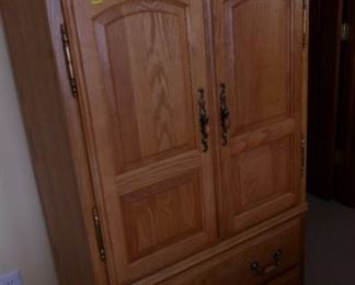 Dresser / enclosed TV stand