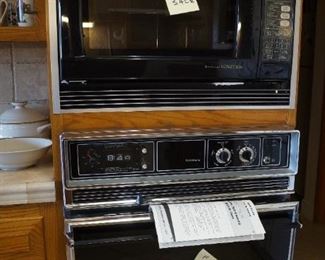 Wall oven and microwave are for sale