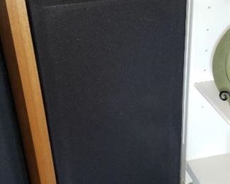 NEW! Sony Floor Speakers (SS_U481 AV, SS-U581AV)