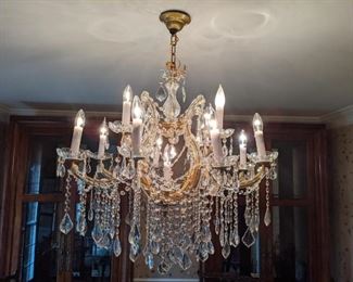 Here's a better shot of the 13-light Maria Theresa chandelier - lights on!