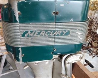 Wonderful 1962 vintage Mercury Kiekhaefer Mark 40 outboard boat motor.