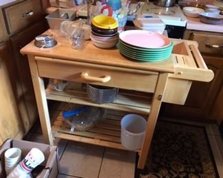 Great butcher block rolling cart that no one could see!