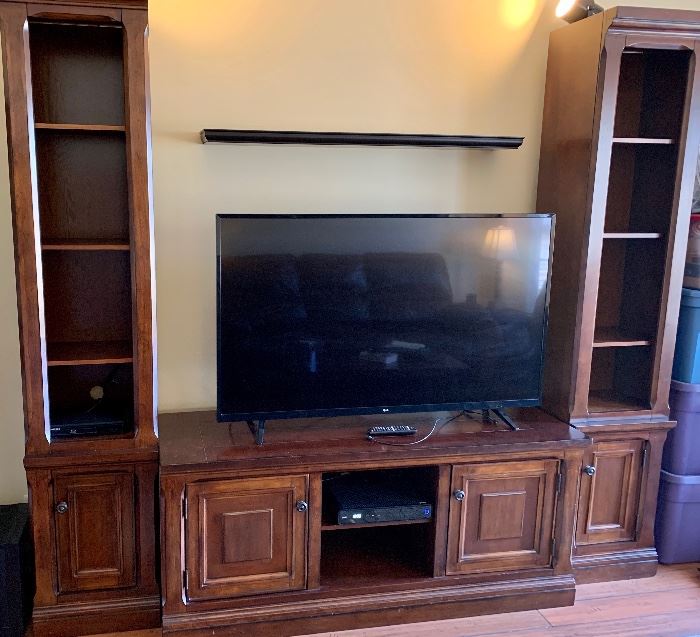 3 Piece Cherrywood Entertainment Center - only 2 years old
2 narrow Shelf/cupboard pieces $125 ea
TV STAND $185
LG 55” TV $265
Complete 3 pc set $425
Cash only