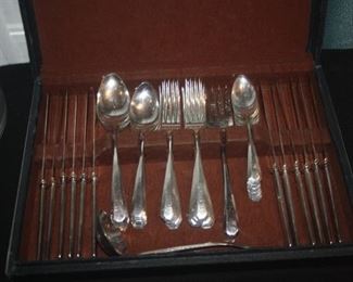 ROGERS FLATWARE SET $35