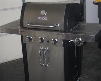 GAS GRILL  $ 35