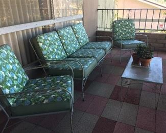 Patio set. Cushions in good condition