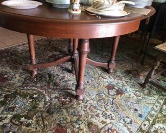 Antique Oak dining table ca 1890. In very good sturdy condition
