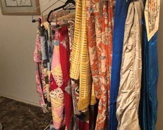 vintage linens, quilt tops, curtains