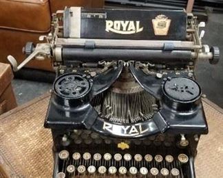 Antique Royal #10 typewriter  